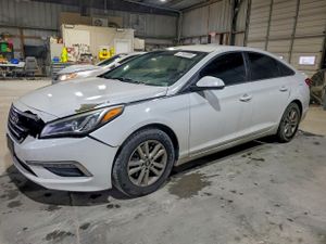 Hyundai Sonata SE 2.4L 4 2015