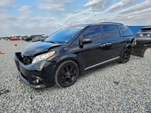 Toyota Sienna SPORT 3.5L 6 2013
