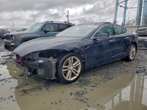 Tesla Model S 2014