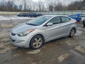 Hyundai Elantra GLS 1.8L 4 2013
