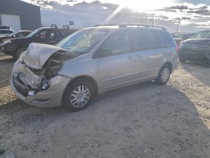 Toyota Sienna CE 3.5L 6 2009