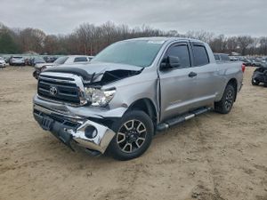 Toyota Tundra DOUBLE CAB SR5 4.6L 8 2013