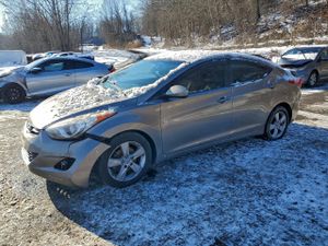 Hyundai Elantra GLS 1.8L 4 2013