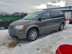 Chrysler Town & Country TOURING 3.8L 6 2010
