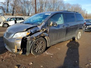 Toyota Sienna XLE 3.5L 6 2015