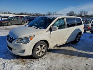 Volkswagen Routan SE 3.8L 6 2010