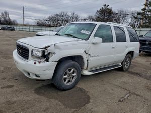 Cadillac Escalade 5.7L 8 2000