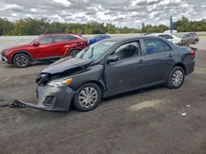 Toyota Corolla BASE 1.8L 4 2013