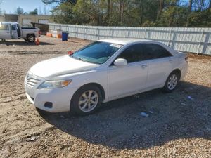 Toyota Camry BASE 2.5L 4 2011