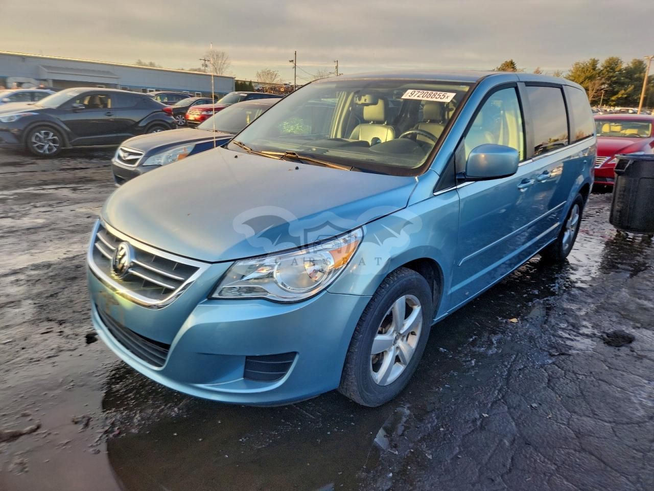 Volkswagen Routan SE 3.8L 6 2010