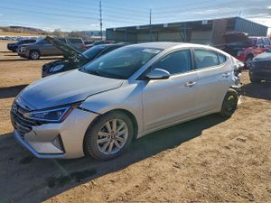 Hyundai Elantra SE 2.0L 4 2020