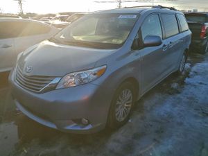 Toyota Sienna XLE 3.5L 6 2015