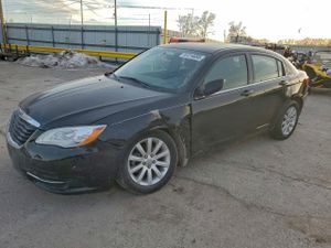 Chrysler 200 TOURING 2.4L 4 2013