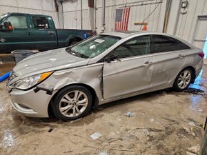 Hyundai Sonata SE 2.4L 4 2013