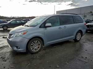 Toyota Sienna XLE 3.5L 6 2014