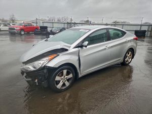 Hyundai Elantra GLS 1.8L 4 2013