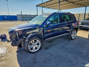 Volkswagen Tiguan S 2.0L 4 2013