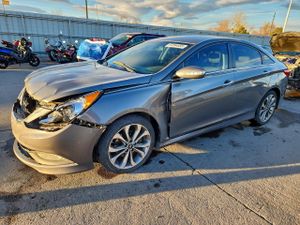 Hyundai Sonata SE 2.4L 4 2014
