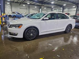 Volkswagen Passat SEL 2.0L 4 2014