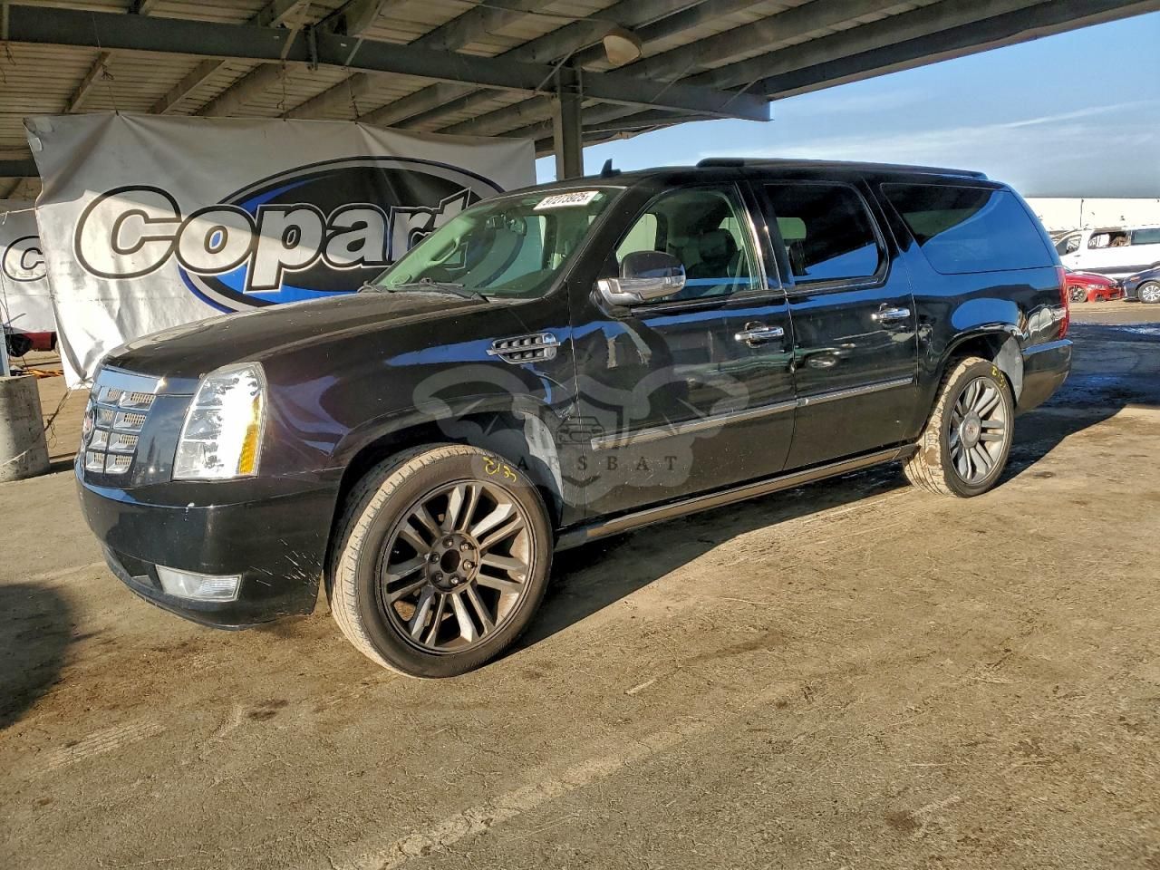 Cadillac Escalade ESV LUXURY 6.2L 8 2013