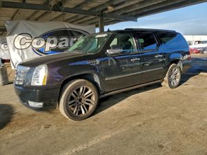 Cadillac Escalade ESV LUXURY 6.2L 8 2013