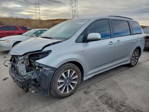 Toyota Sienna XLE 3.5L 6 2020
