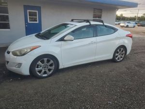 Hyundai Elantra GLS 1.8L 4 2013