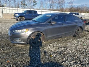 Ford Fusion SE 2.5L 4 2016