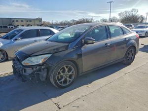 Ford Focus SE 2.0L 4 2014