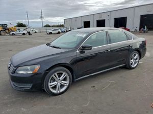Volkswagen Passat SE 1.8L 4 2014