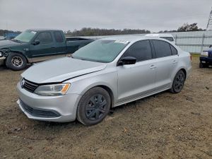 Volkswagen Jetta 2.0L 4 2013