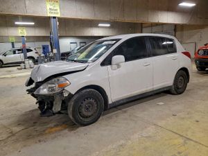 Nissan Versa S 1.8L 4 2010