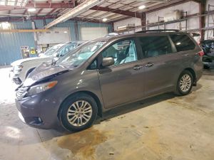 Toyota Sienna XLE 3.5L 6 2015