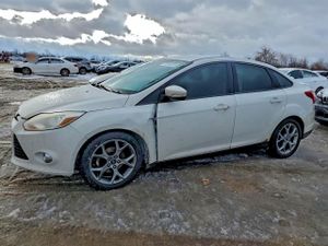 Ford Focus SE 2.0L 4 2013