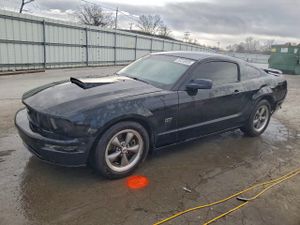 Ford Mustang GT 4.6L 8 2006