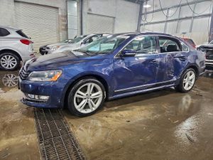 Volkswagen Passat SEL 2.0L 4 2013