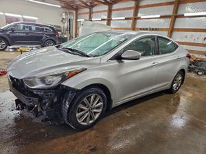 Hyundai Elantra SE 1.8L 4 2015