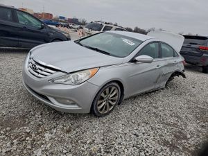 Hyundai Sonata SE 2.4L 4 2013