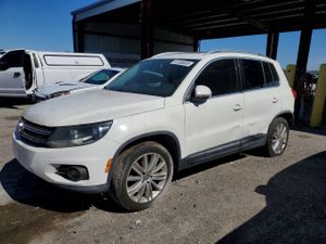 Volkswagen Tiguan S 2.0L 4 2014