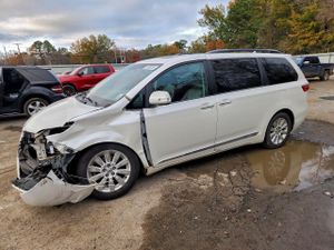 Toyota Sienna XLE 3.5L 6 2015