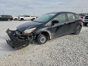 Ford Focus SE 2.0L 4 2012