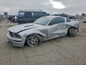 Ford Mustang GT 4.6L 8 2005