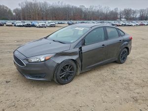 Ford Focus SE 2.0L 4 2015