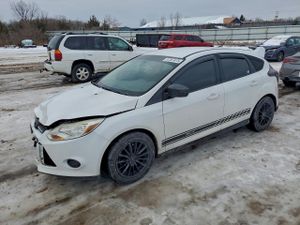 Ford Focus SE 2.0L 4 2013