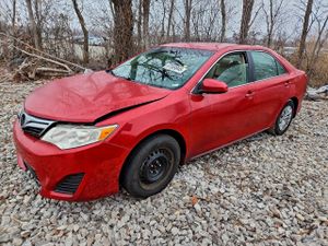 Toyota Camry BASE 2.5L 4 2012