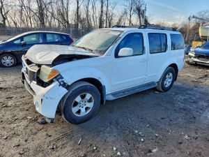 Nissan Pathfinder LE 4.0L 6 2005