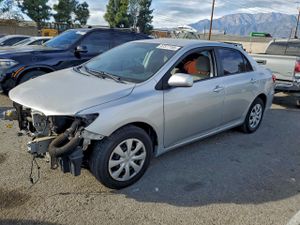 Toyota Corolla BASE 1.8L 4 2013