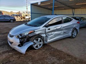 Hyundai Elantra GLS 1.8L 4 2013