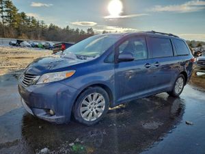 Toyota Sienna XLE 3.5L 6 2015