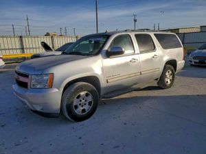 Chevrolet Suburban C1500 LT 5.3L 8 2012